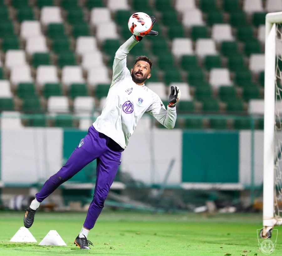 العويس خلال التدريبات  (مكة)