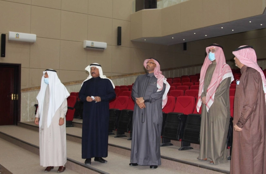 وفد من أعضاء مجلس الشورى يزور منفذ جديدة عرعر وأدبي الحدود الشمالية