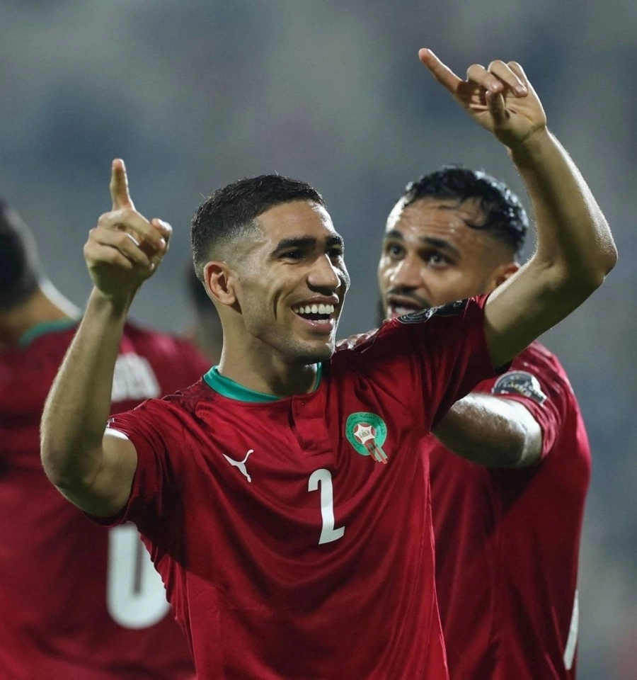 أشرف حكيمي   (مكة)