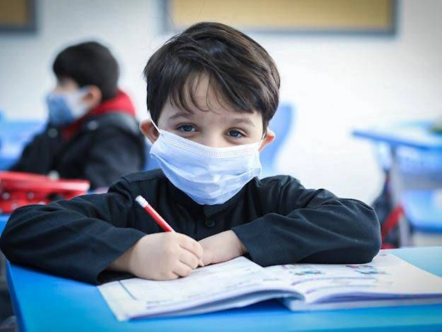 طلاب إبتدائية داخل الفصل (مكة)