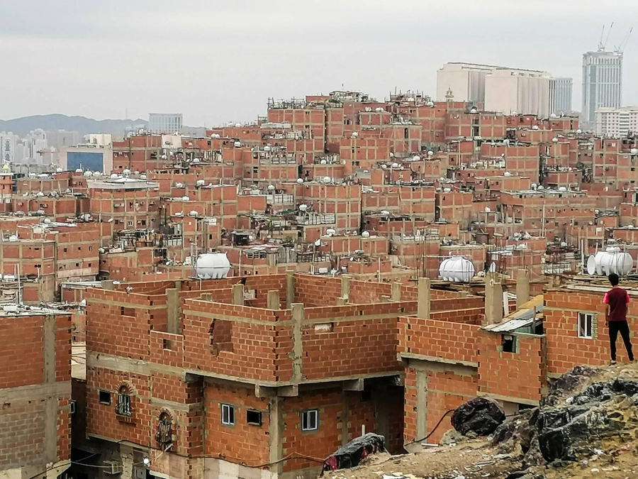 






جانب من حي النكاسة             (أنس الحارثي)