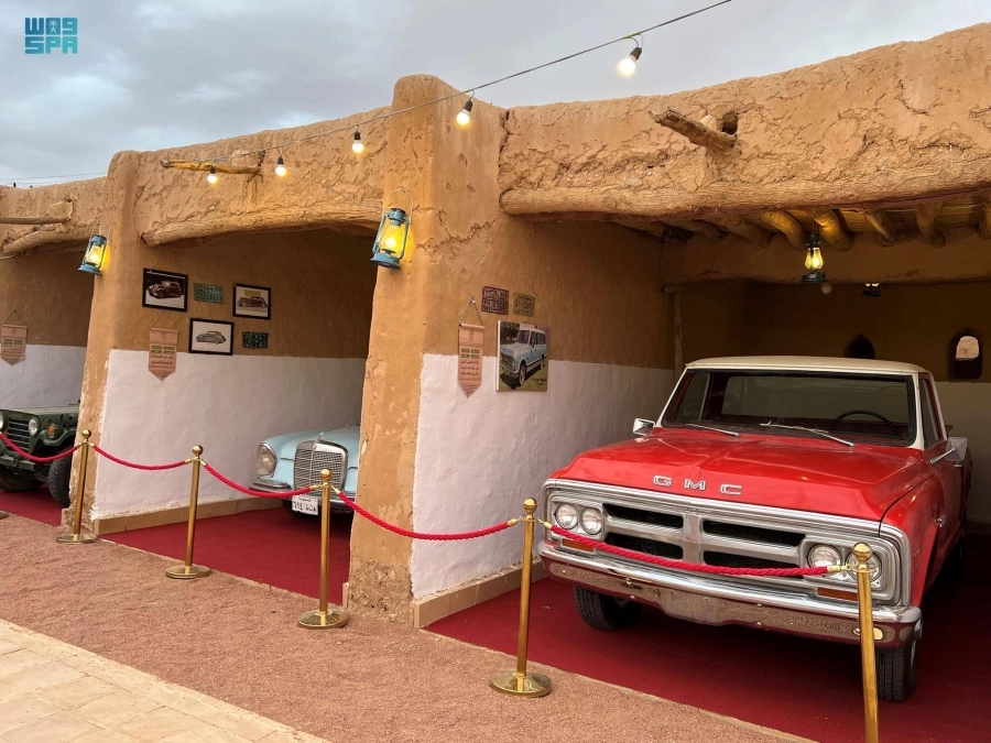 






من عروض المهرجان                                              (مكة)