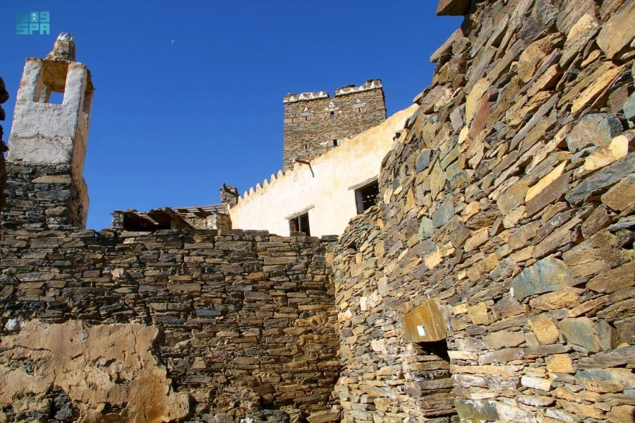  مبان تاريخية عديدة  تحتضنها القرية (مكة)