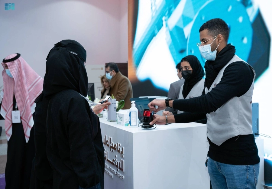 جانب من استقبال الطلاب                                          (مكة)