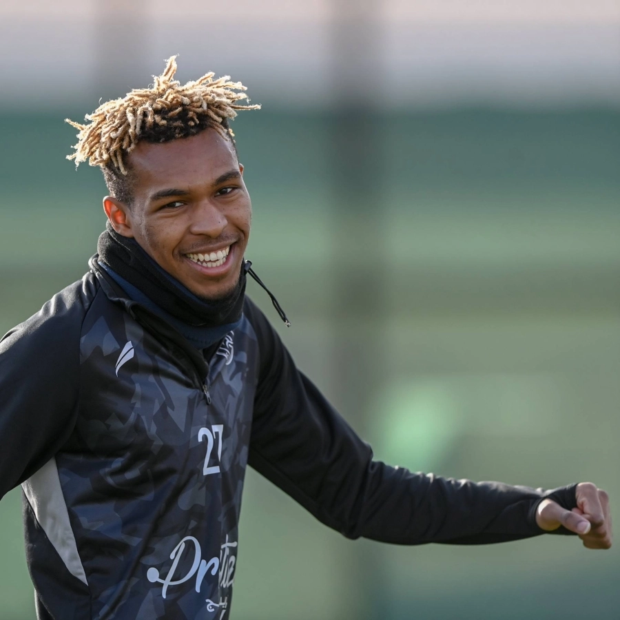 



فواز الصقور