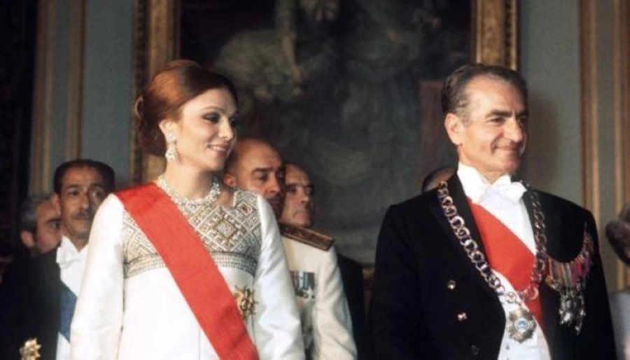 






محمد رضا بهلوي وزوجته قبل ثورة الخميني                                                  (مكة)