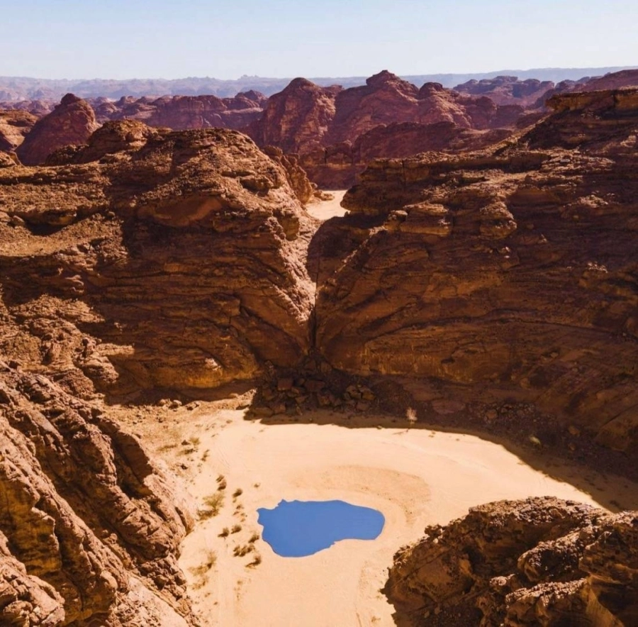 "جغرافيا الأمل" عمل جديد للفنان عبدالله العثمان من العلا