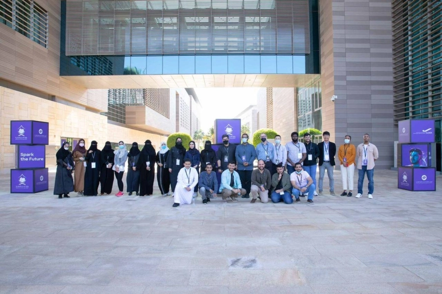 طلاب مشاركون في تحدي كاوست (مكة)