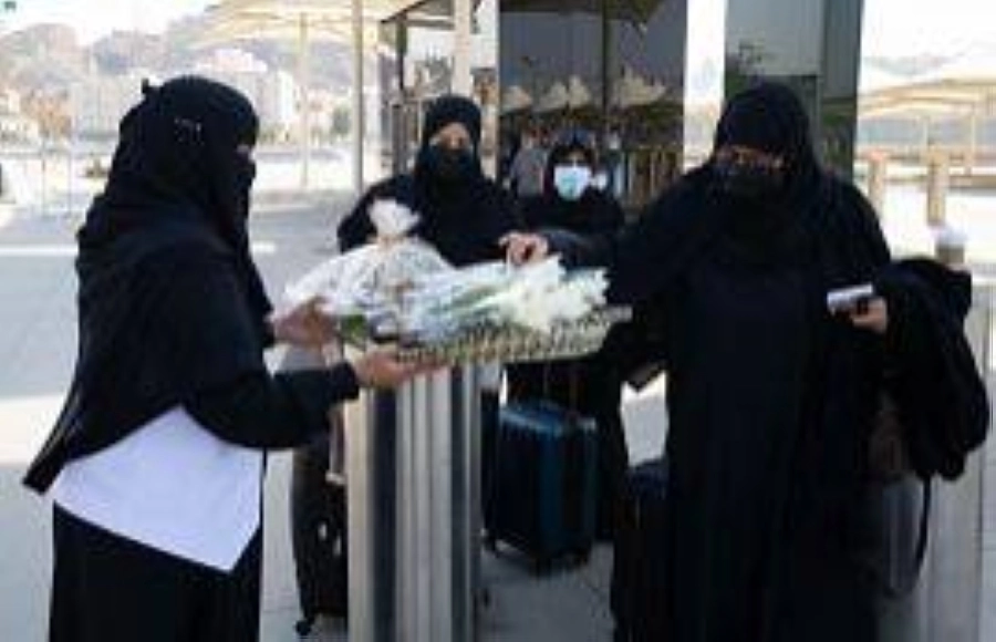 






توزيع الهدايا في انطلاق مشروع الحافلات                (مكة)