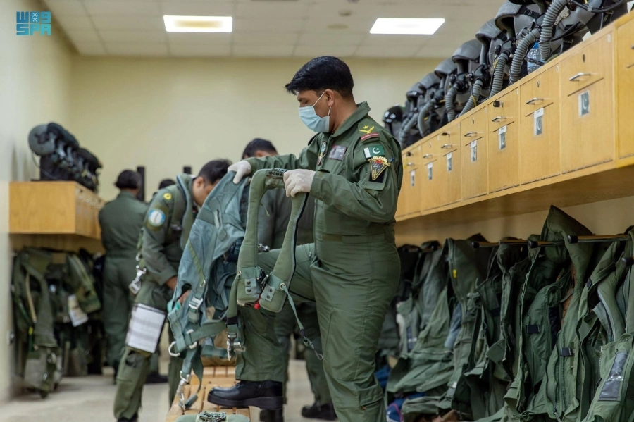 






استعداد وجاهزية للمناورات التكتيكية                       (مكة)