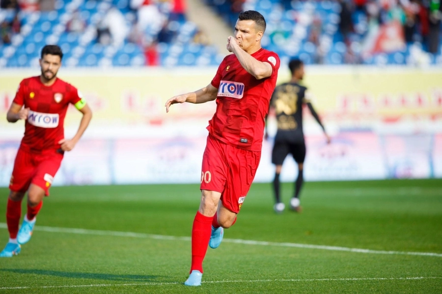 زيلايا يحتلف بهدفه في ضمك أمس