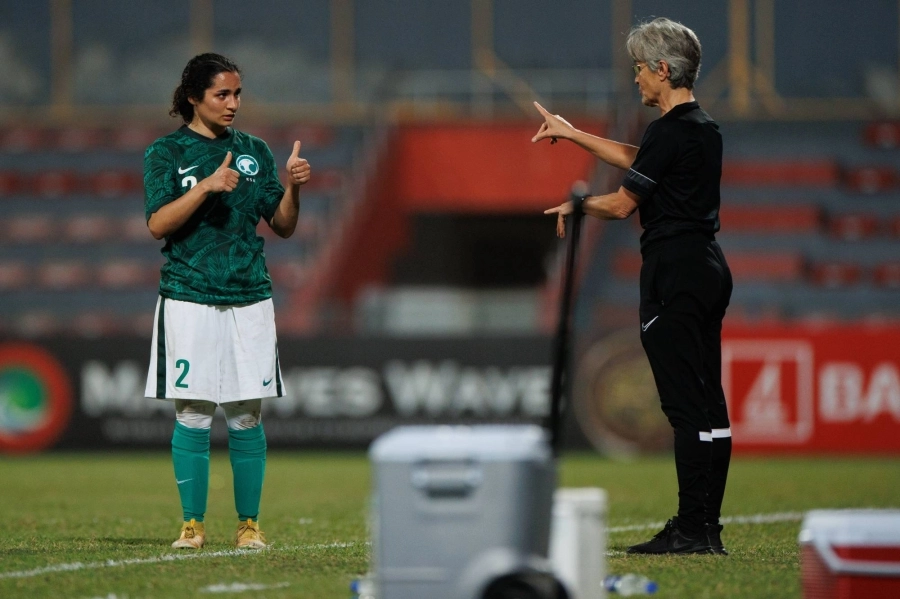 المدربة مونيكا توجه لاعبة