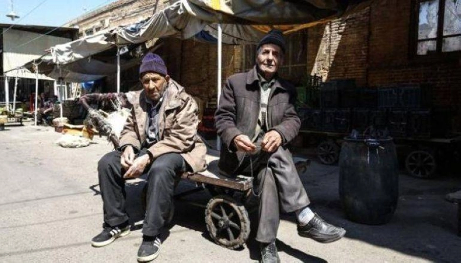 






إيرانيان يعيشان في منطقة مهمشة                                      (مكة)