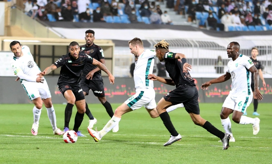 






الشباب والأهلي أمس الأول بربع النهائي