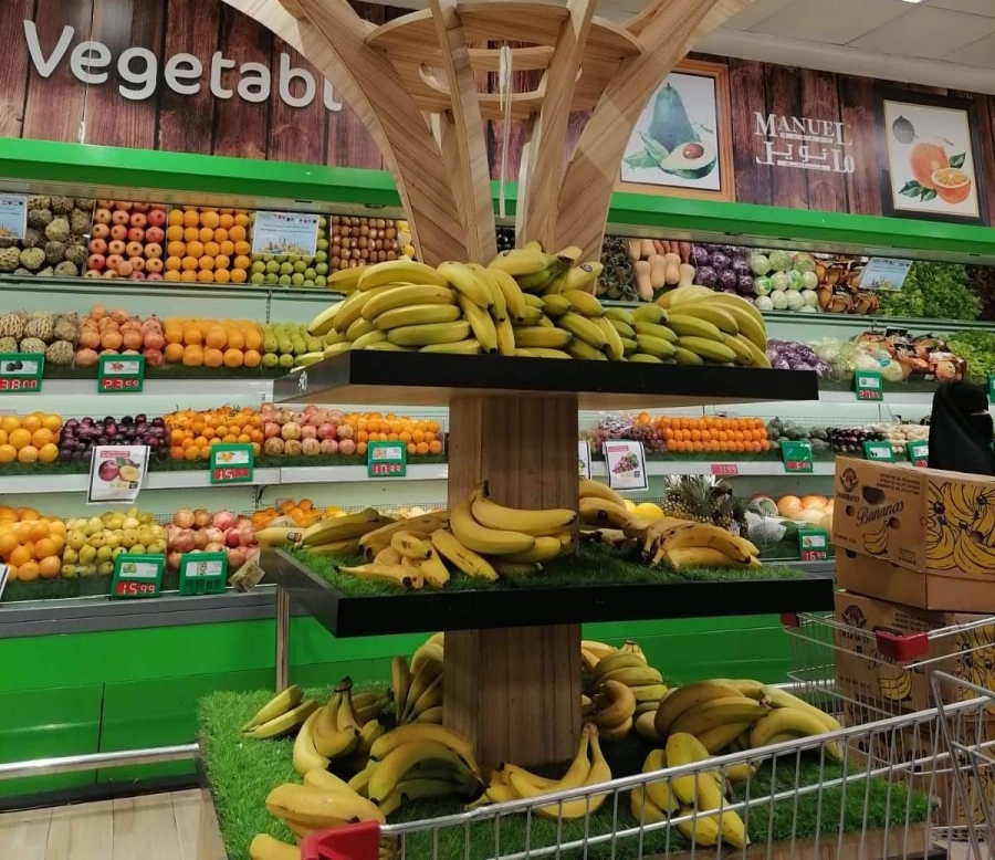 قسم الفواكه في أحد مراكز جدة التجارية                    (مكة)