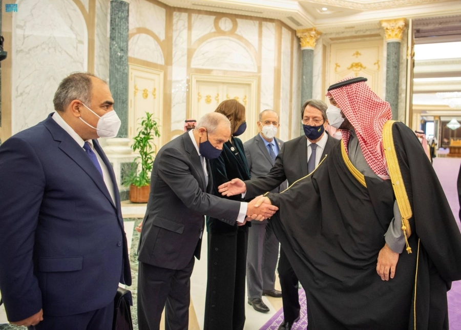 






 ولي العهد خلال استقباله الرئيس القبرصي