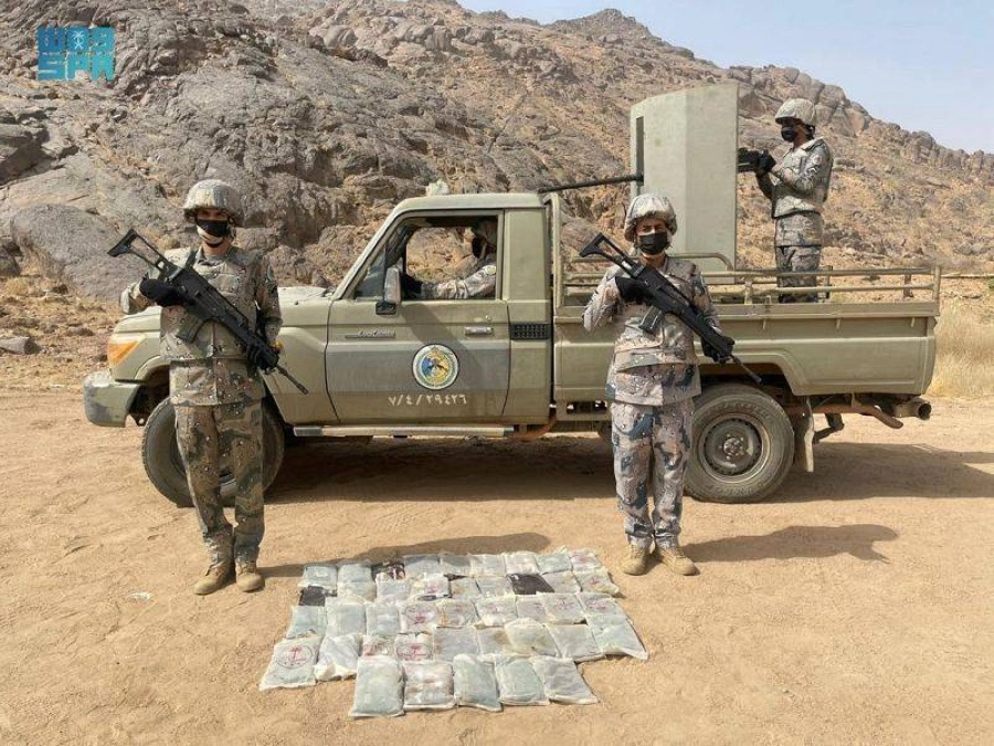 مخدرات تم ضبطها مع المهربين (مكة)