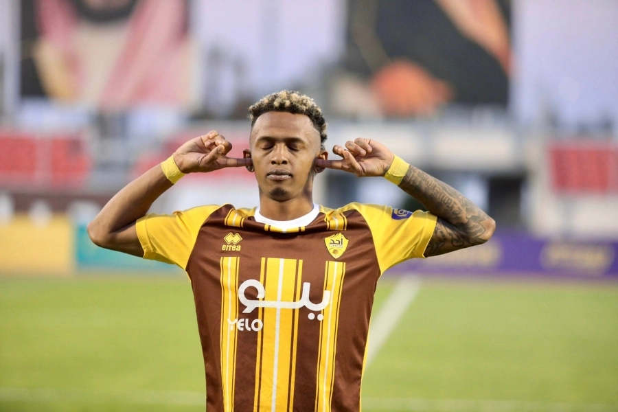 إسلام آندريا مهاجم فريق أحد