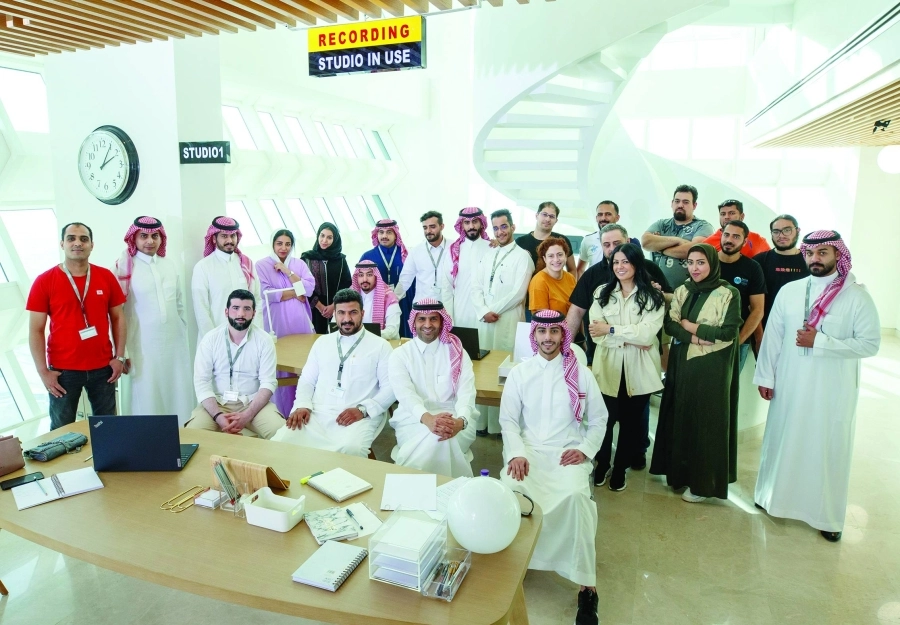 فريق البرنامج خلال تسجيل إحدى الحلقات        (مكة)