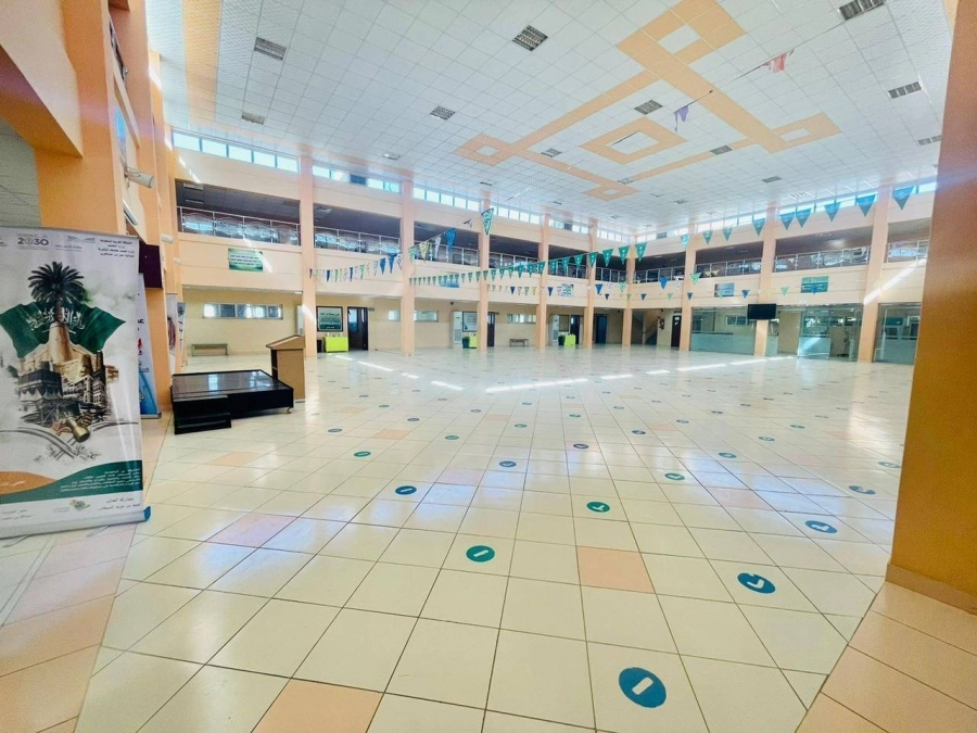 






استعدادات مكثفة لاستقبال الطلاب                                           (مكة)