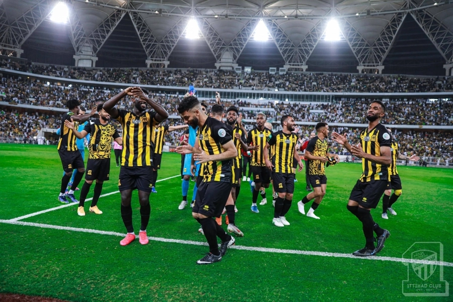 



فرحة لاعبي الاتحاد بالفوز على الحزم أمس الأول