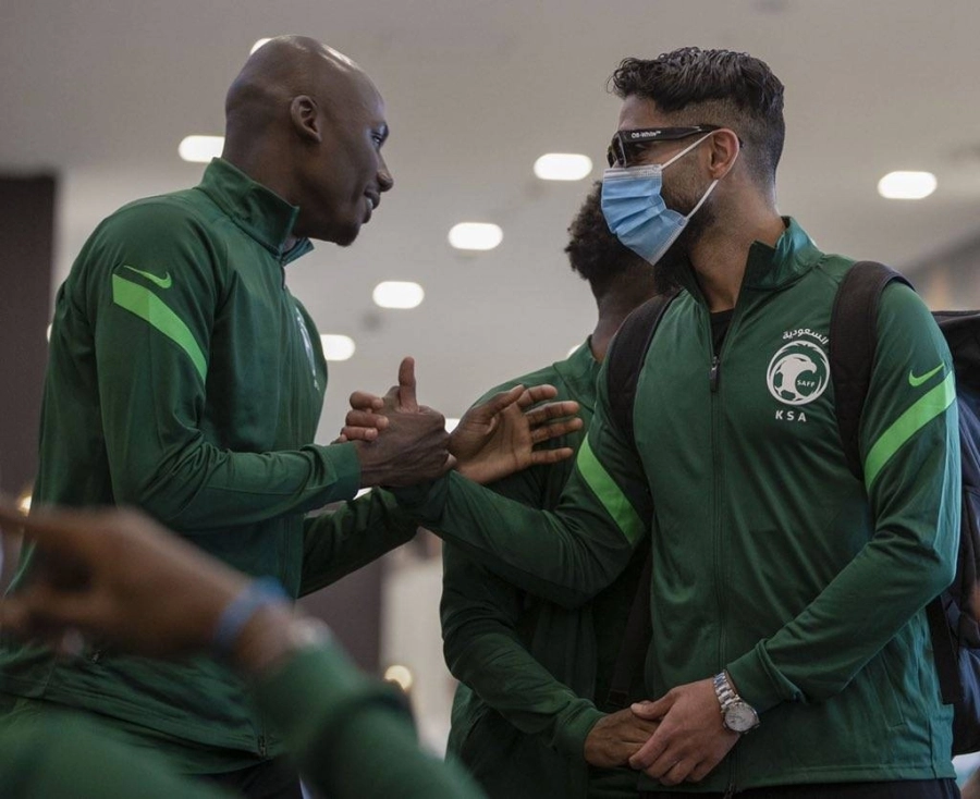 الأخضر قبل المغادرة