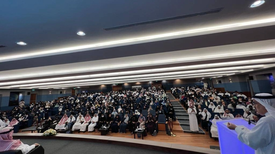 اللقاء الإثرائي المعرفي" وما نیل المطالب بالتمني " 