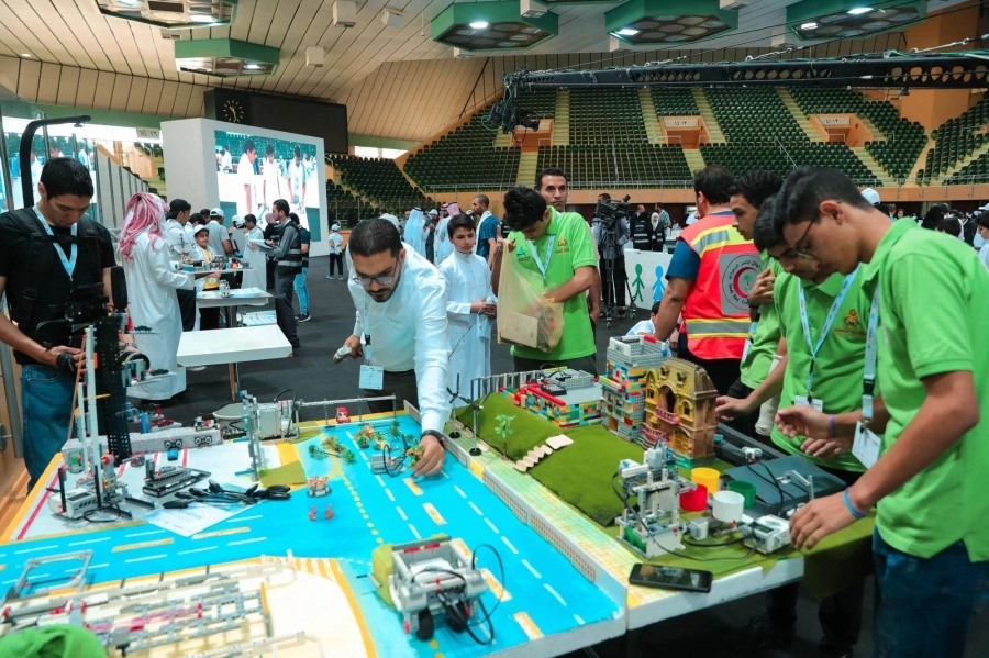 






طلاب يطلعون على أعمال ابتكارية                                   (مكة)