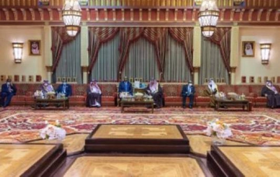 خادم الحرمين الشريفين يستقبل رئيس مجلس السيادة الانتقالي بجمهورية السودان ويقيم مأدبة عشاء (واس)