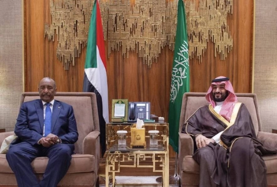 ولي العهد يلتقي رئيس مجلس السيادة السوداني (واس)