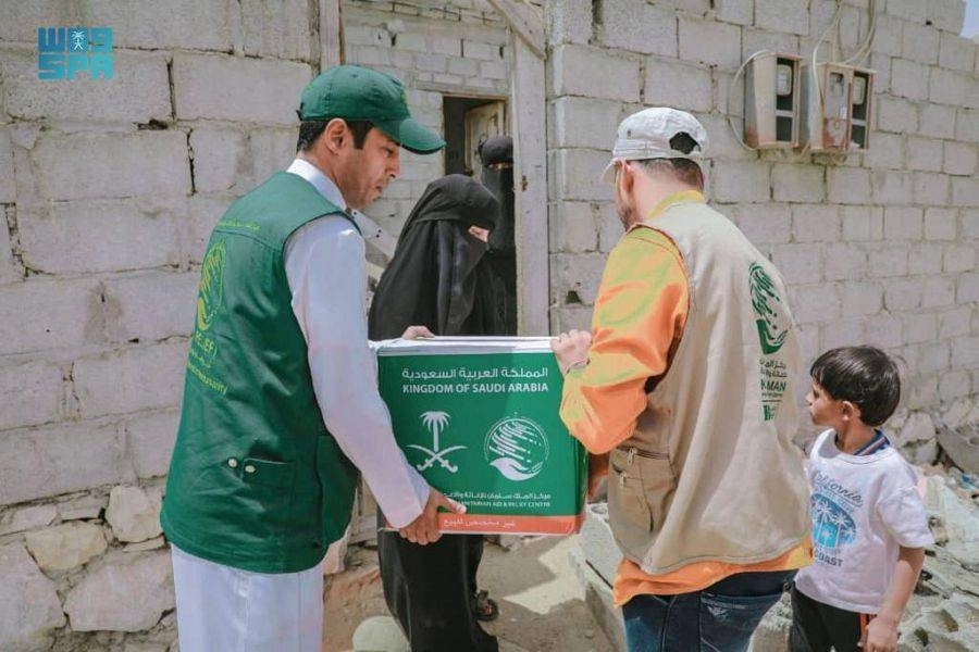 






إيصال السلال إلى أسرة يمنية