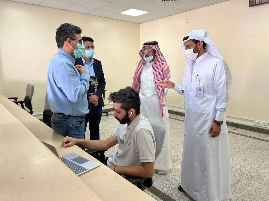 خالد الغامدي خلال افتتاح المكتب                                                                                                                                                (مكة)