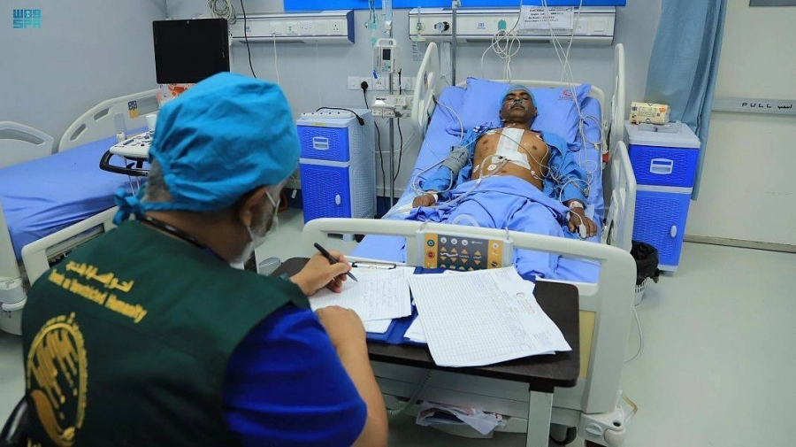 






مريض عقب إجراء عملية جراحية