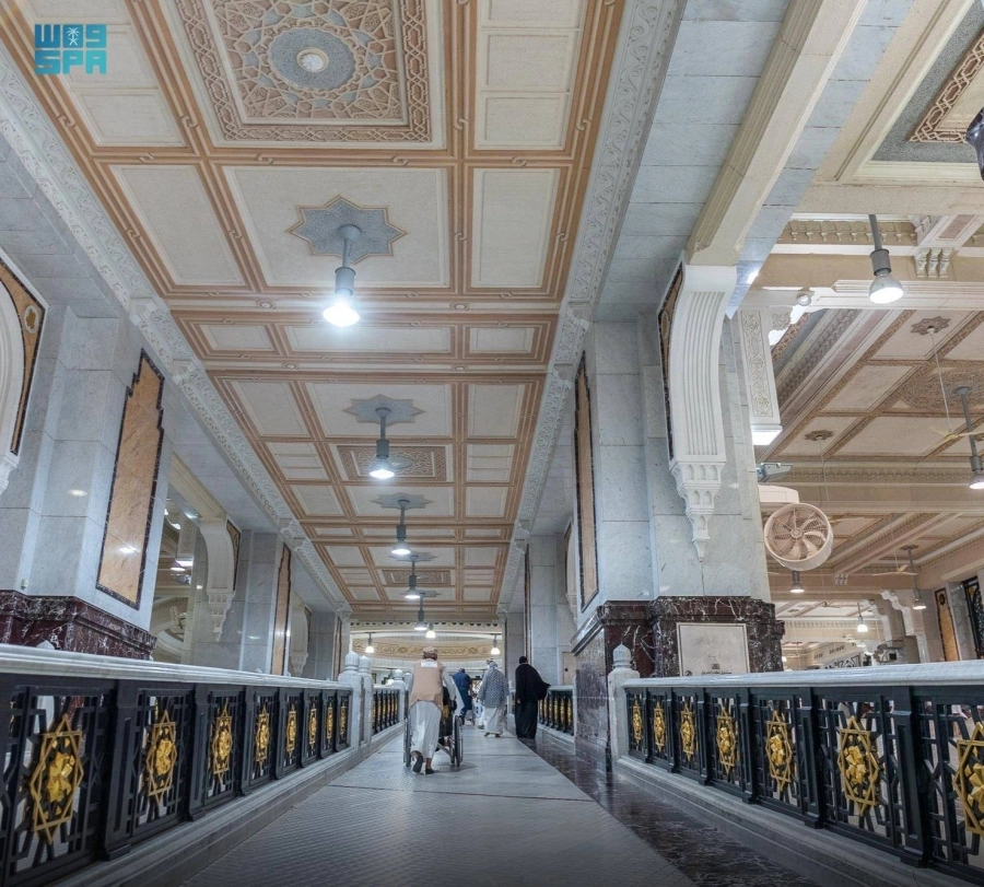 






إنارة المسعى بالطاقة غير المنقطعة                                                      (مكة)