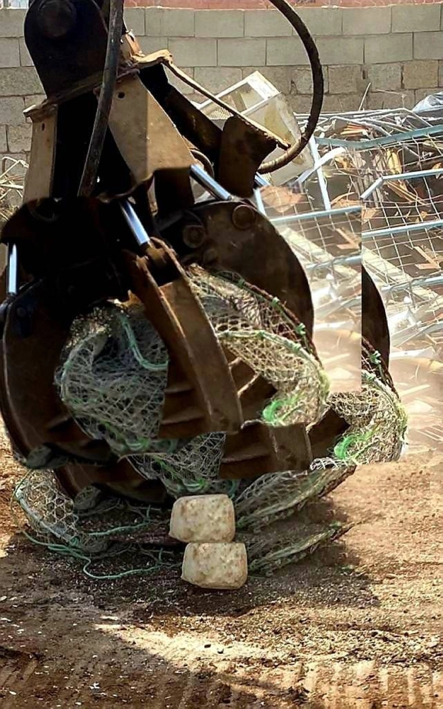 أدوات صيد مخالفة (مكة)