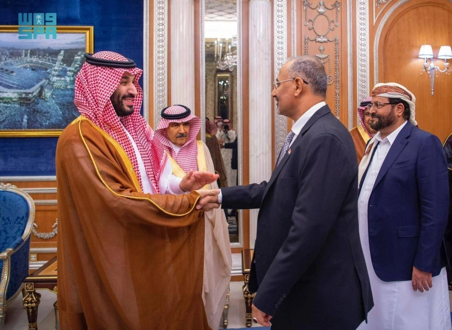 






 ولي العهد خلال استقباله رئيس وأعضاء المجلس