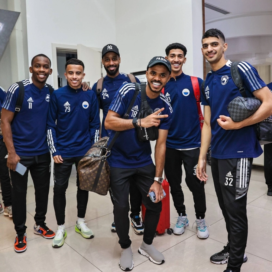 






لحظة مغادرة بعثة الشارقة للرياض