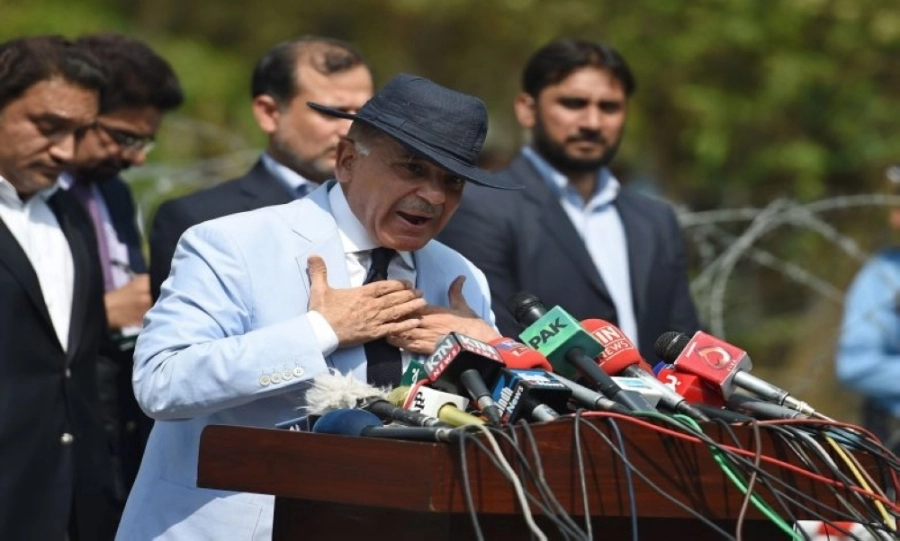 






شهباز شريف يتحدث في إحدى المناسبات (مكة)