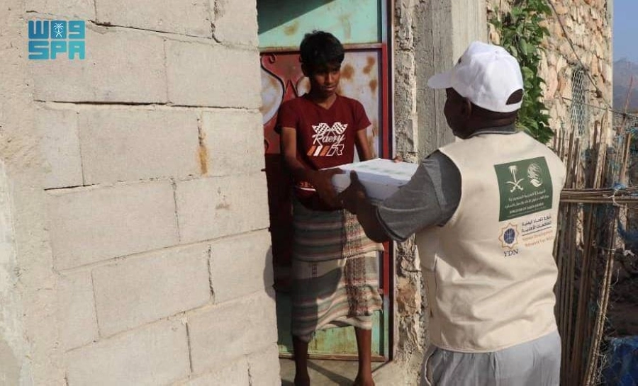 تسليم السلال في محافظة سقطري اليمنية