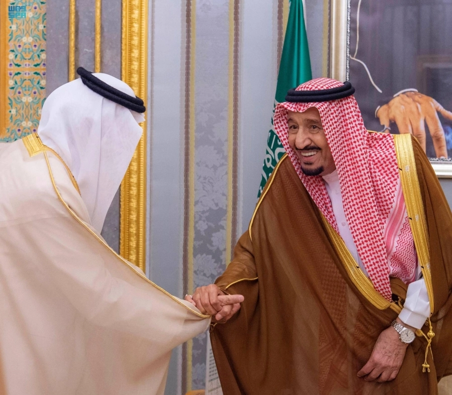 خادم الحرمين خلال استقبال أمراء المناطق       