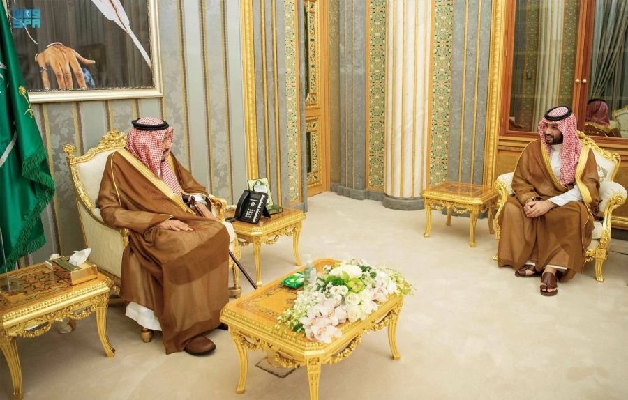 خادم الحرمين وولي العهد خلال الاستقبال