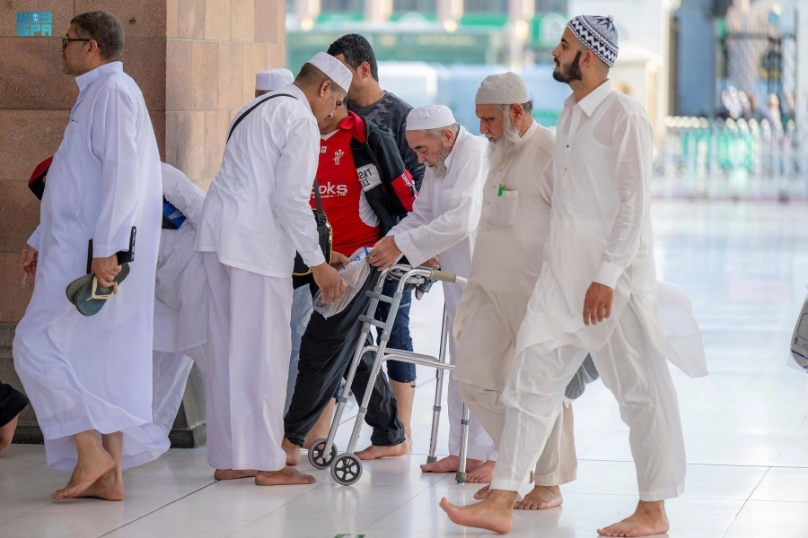 






خدمات مكثفة للزوار كبار السن                                                   (مكة)