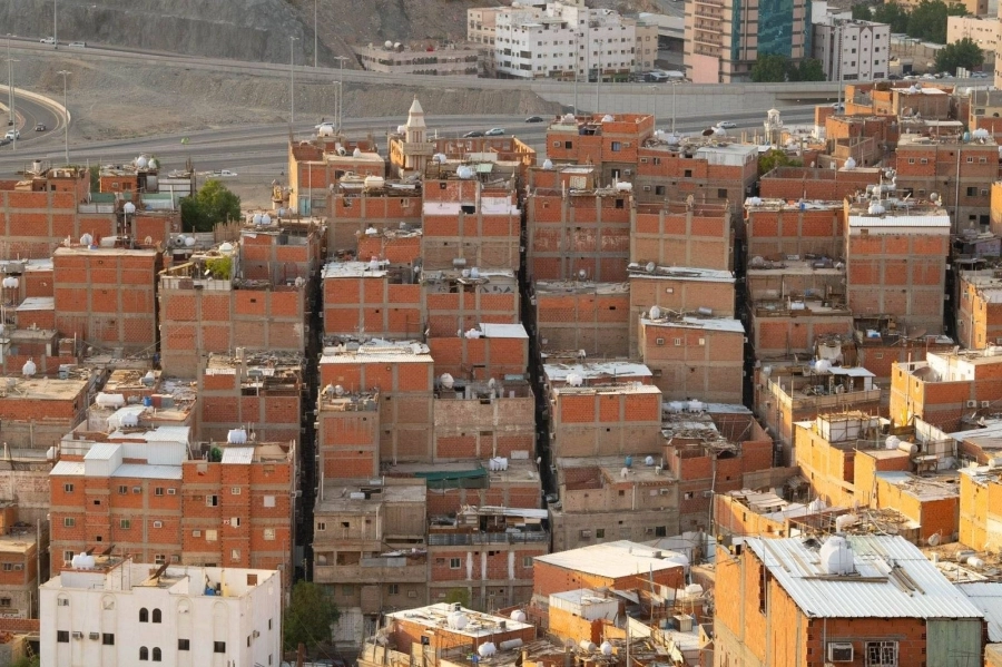 






من المباني العشوائية بحي الزهور                                                    (مكة)