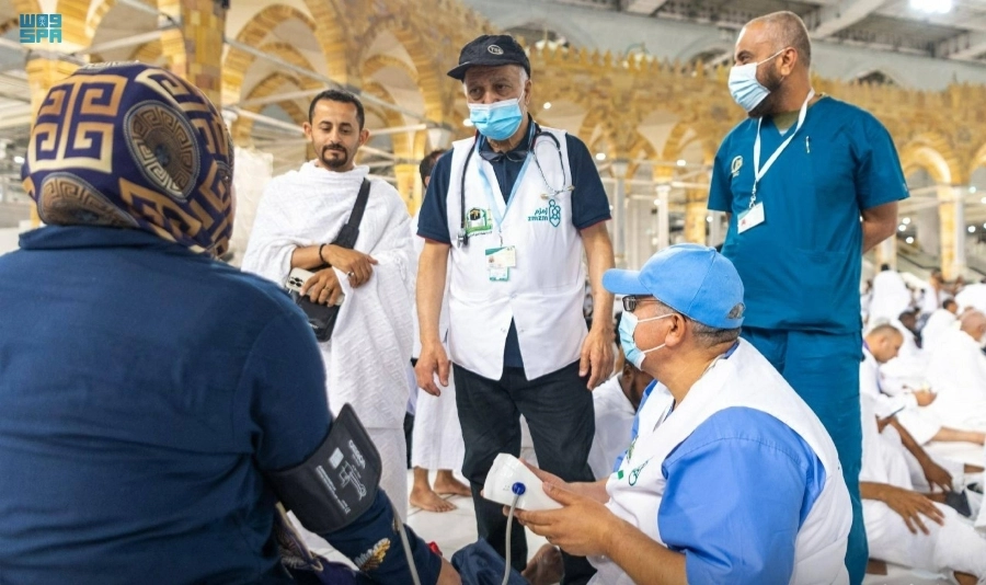 خدمات في كل جنبات المسجد الحرام (مكة)