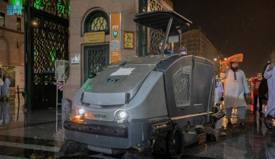 شهدت المدينة المنورة وضواحيها في ليلة الـ27 من رمضان أمس أمطارا من متوسطة إلى غزيرة.
