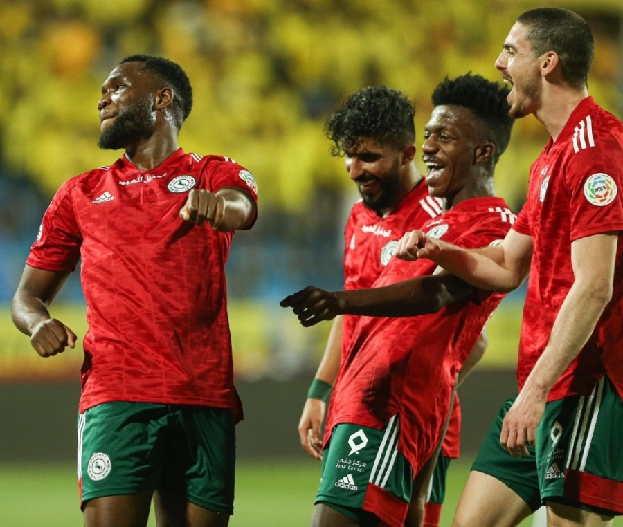 






لاعبو الاتفاق عقب تسجيل هدف