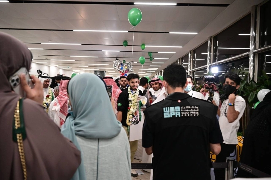 






حضور بارز لوسائل الإعلام للاحتفال بأعضاء الفريق         (هاني الدريعي)