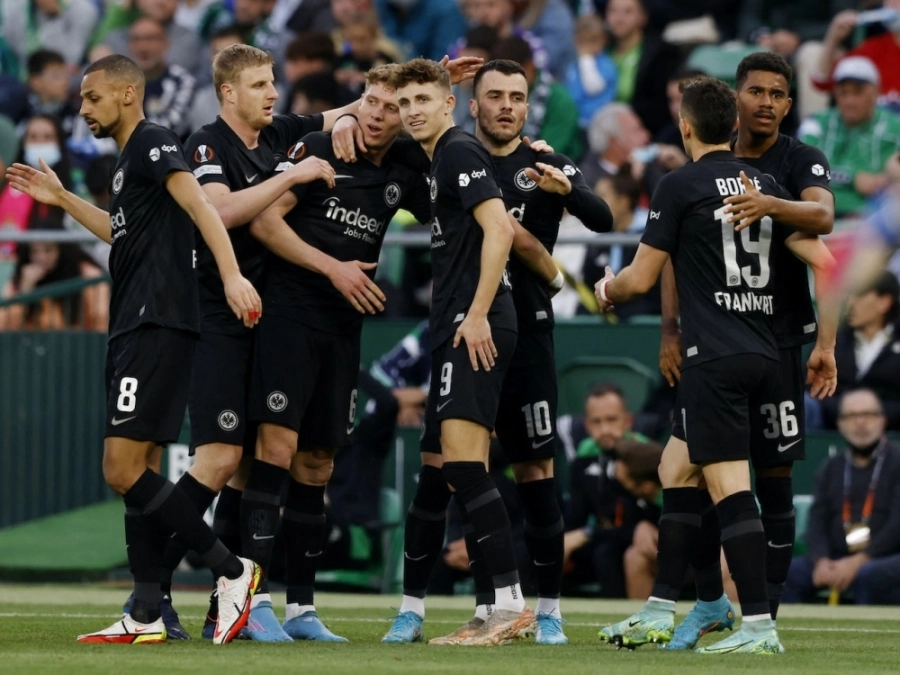 






إنتراخت فرانكفورت الألماني