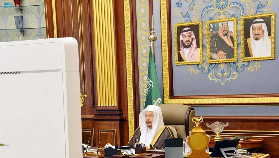 






عبدالله آل الشيخ خلال ترؤسه الجلسة                      (مكة)