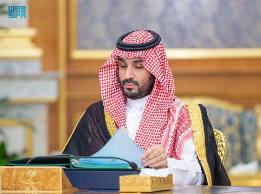خادم الحرمين لدى ترؤسه جلسة مجلس الوزراء أمس في جدة                                                                                    (واس)